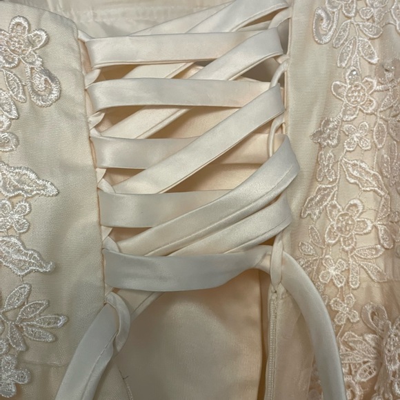 Women’s V Neck Lace Beaded Short Dress - Picture 4 of 8